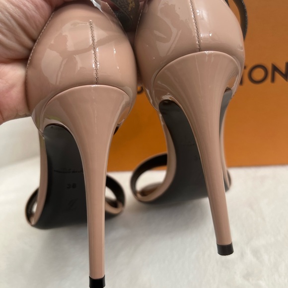 Monogram Call Back heels - Picture 3 of 5